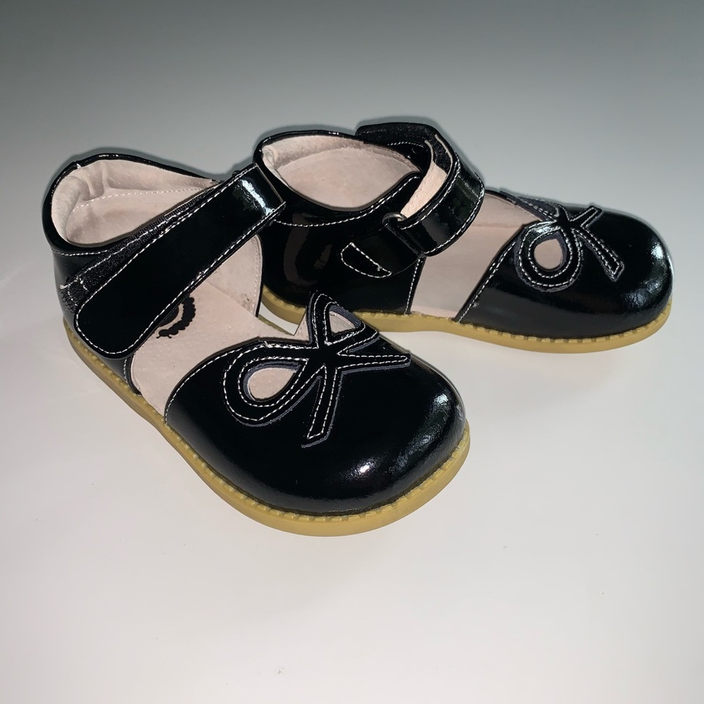 Livie & Luca Mary Jane